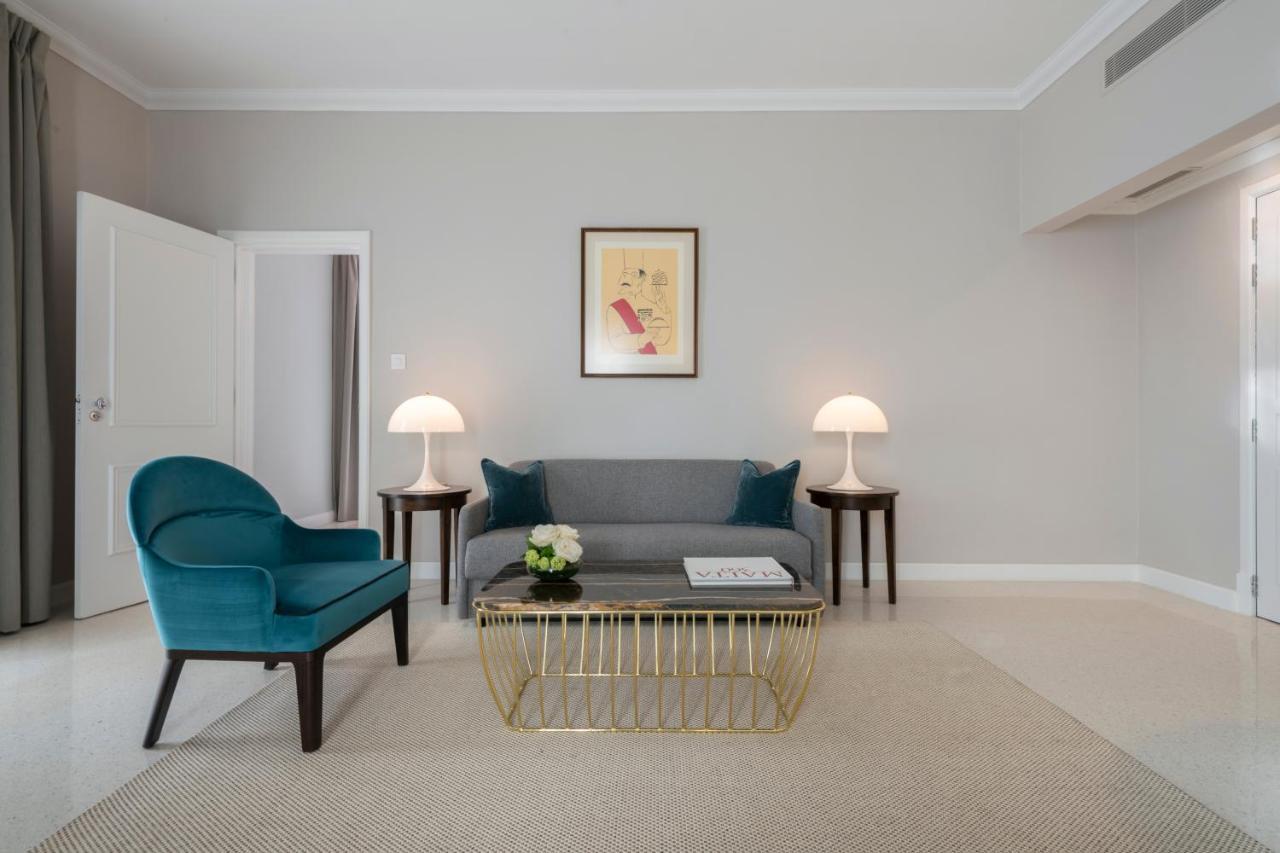 The Phoenicia Malta - The Leading Hotels Of The World Floriana Exterior photo A suite at the hotel