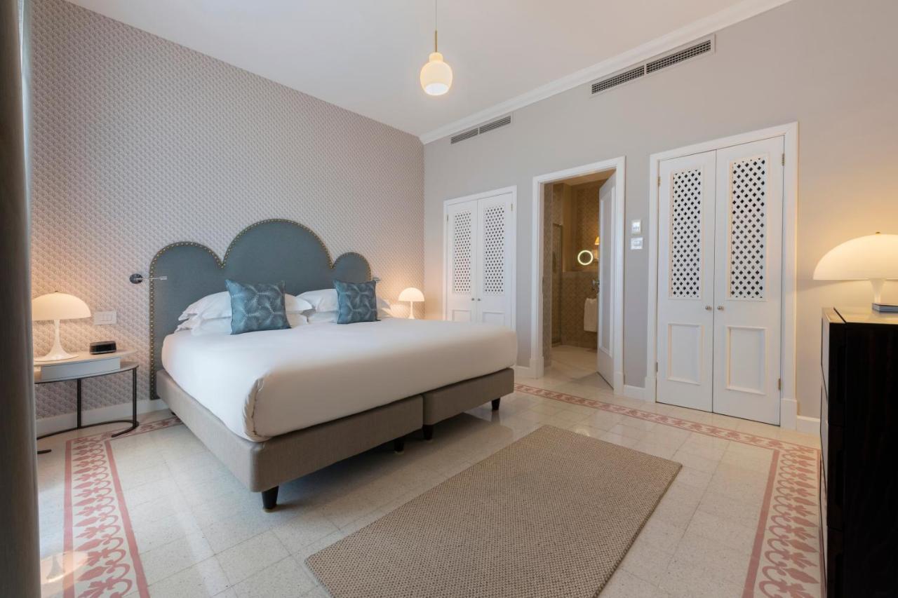 The Phoenicia Malta - The Leading Hotels Of The World Floriana Exterior photo A bedroom at the hotel