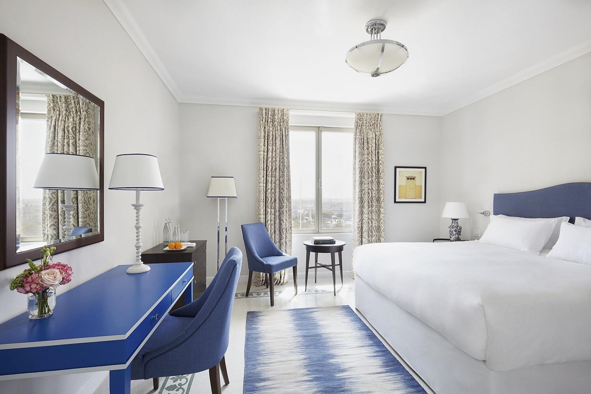 The Phoenicia Malta - The Leading Hotels Of The World Floriana Exterior photo A guest room at the Hotel de Crillon