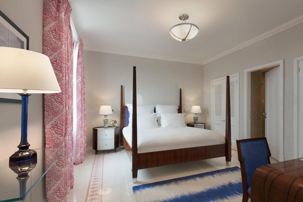 The Phoenicia Malta - The Leading Hotels Of The World Floriana Exterior photo A bedroom at the hotel