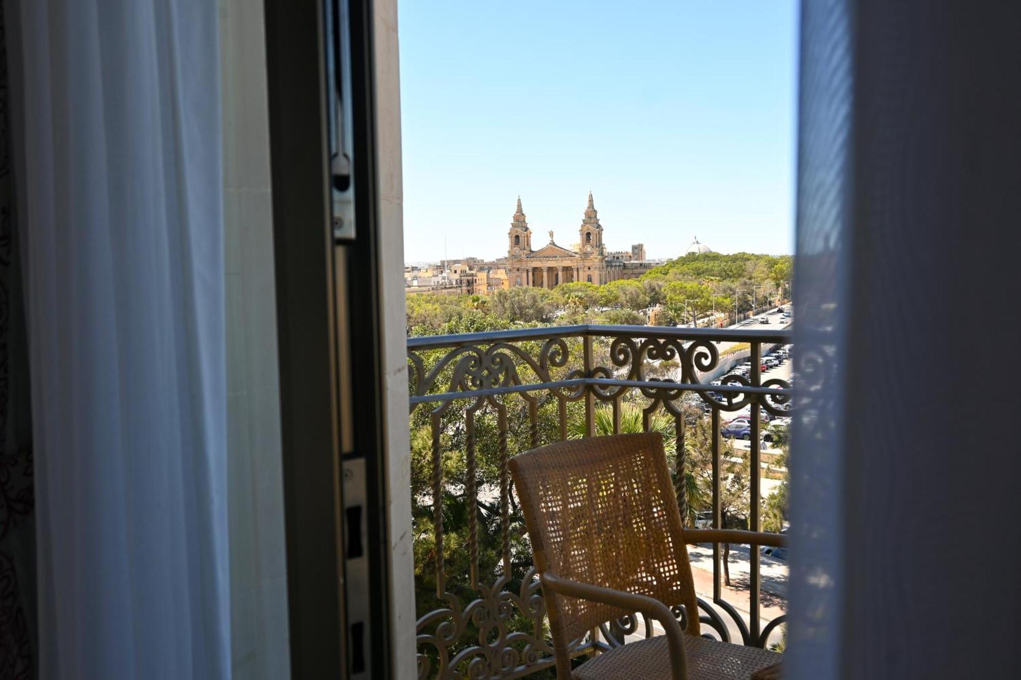 The Phoenicia Malta - The Leading Hotels Of The World Floriana Exterior photo View of the church from the hotel