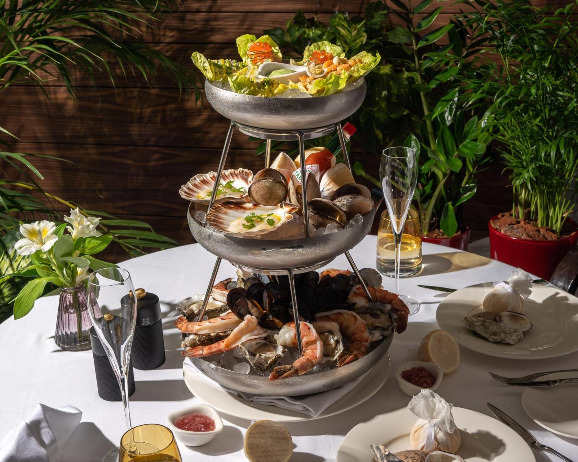 The Phoenicia Malta - The Leading Hotels Of The World Floriana Exterior photo Seafood tower